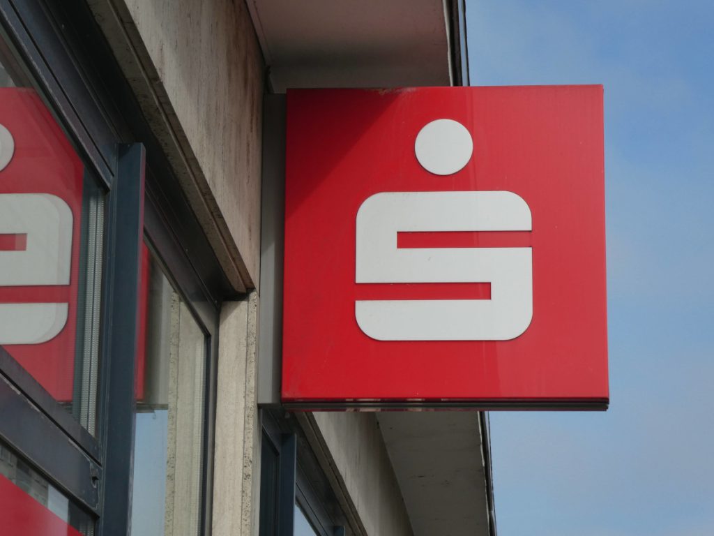 Attenzione ai clienti di Sparkasse &amp; Co.: notifiche di addebito da verificare con attenzione