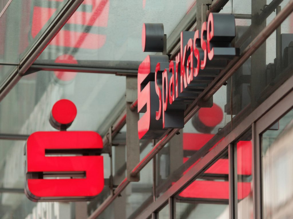 Modifica importante alle regole bancarie: cosa cambia per i clienti della Sparkasse e altre banche