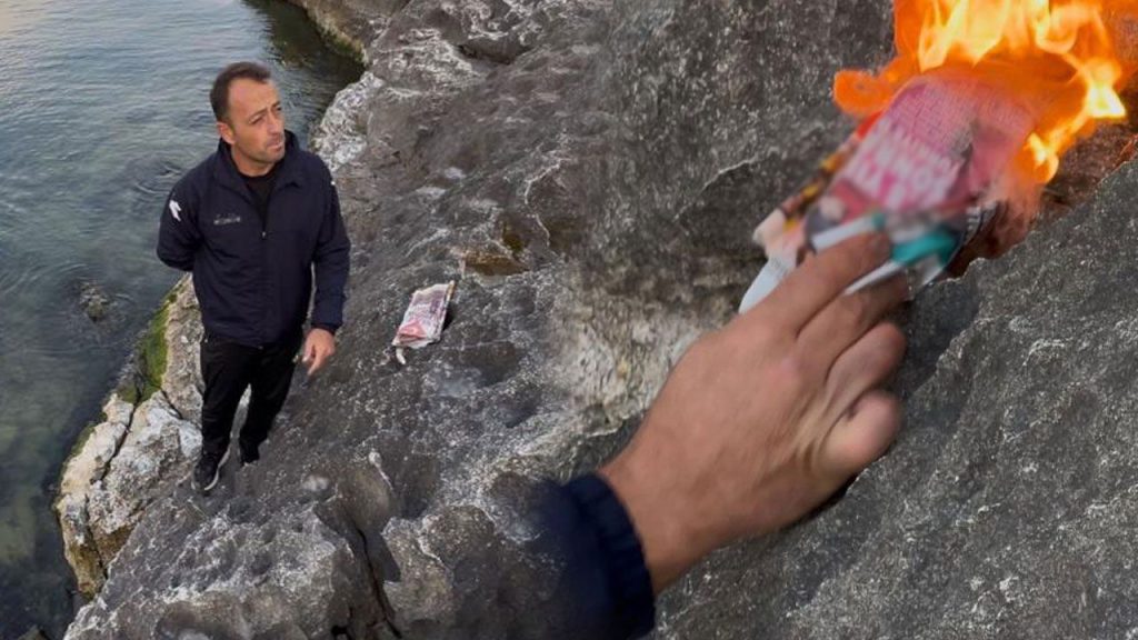 Incendio spontaneo sul fondo del lago Eğirdir: un evento insolito solleva interrogativi sulla sicurezza e l&#039;ambiente 

Introduzione
Nel lago Eğirdir, situato nella provincia di Isparta, un evento insolito si è verificato a causa del ritiro delle acque. Un cittadino, mentre si trovava in una zona rocciosa emersa, ha acceso un fiammifero e improvvisamente le rocce hanno preso fuoco.
Si ritiene che l&#039;incendio possa essere stato causato dal metano che fuoriesce dal fondo del lago. Il testimone oculare, che ha assistito alla scena con stupore, ha dichiarato: &quot;Stavamo passeggiando qui e non ho capito cosa stesse succedendo, ma c&#039;era un forte odore di gas. Quando ho acceso il mio accendino, ho visto che la roccia era in fiamme. È necessario che venga condotta un&#039;indagine in questa zona.&quot;

Approfondimento
L&#039;evento ha sollevato interrogativi sulla sicurezza e sulla gestione dell&#039;area. La presenza di metano nel fondo del lago potrebbe essere un indicatore di attività geologiche sotterranee o di processi naturali che richiedono ulteriori studi.

Possibili Conseguenze
Se non gestito correttamente, il metano potrebbe rappresentare un rischio per l&#039;ambiente e la sicurezza pubblica. È fondamentale condurre ricerche approfondite per comprendere le cause dell&#039;incendio e adottare misure preventive per evitare futuri incidenti.

Opinione
La comunità locale e gli esperti sono invitati a discutere e analizzare l&#039;evento per garantire che misure adeguate vengano prese per proteggere l&#039;ambiente e la popolazione.

Analisi Critica dei Fatti
È cruciale separare i fatti dalle speculazioni e condurre un&#039;analisi obiettiva dell&#039;evento. La causa esatta dell&#039;incendio deve essere determinata attraverso indagini scientifiche e misurazioni accurate.

Relazioni con altri fatti
Eventi simili sono stati registrati in altre aree del mondo, sottolineando l&#039;importanza di monitorare e gestire le risorse naturali in modo sostenibile.

Utilità pratica
L&#039;evento può servire come promemoria dell&#039;importanza della gestione ambientale e della sicurezza pubblica. È essenziale adottare un approccio proattivo per prevenire incidenti simili in futuro.

Contesto storico
Il lago Eğirdir è un&#039;area naturale significativa, con una storia geologica e culturale ricca. Eventi come questo possono aiutare a migliorare la comprensione del suo ecosistema e a promuovere la conservazione.

Fonti
La fonte di questo articolo è Haberler.com. Per ulteriori informazioni, si prega di visitare il sito web ufficiale.