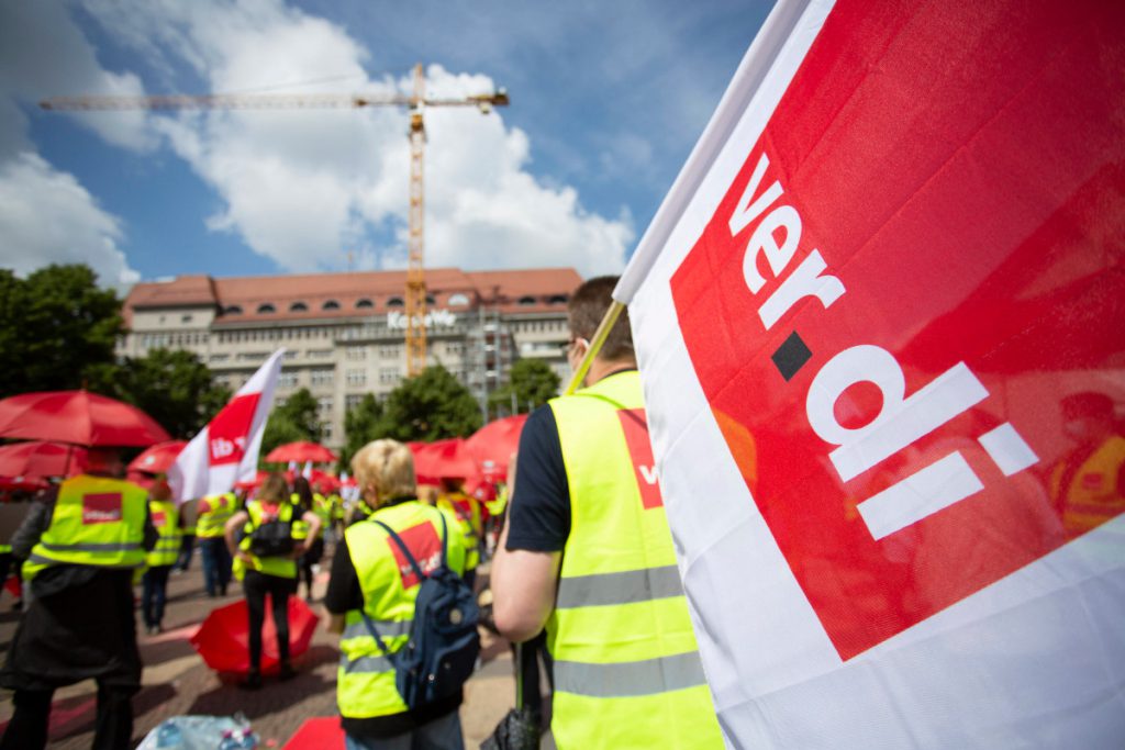 Verdi presenta nuove richieste salariali per insegnanti e altri lavoratori del servizio pubblico, in attesa di negoziazioni