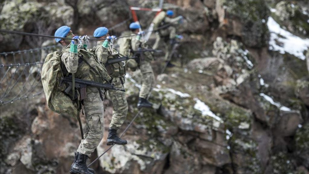 Ministero della Difesa Turco Smentisce Notizie su Espulsione di Tenenti e Presenza di Militari Siriani