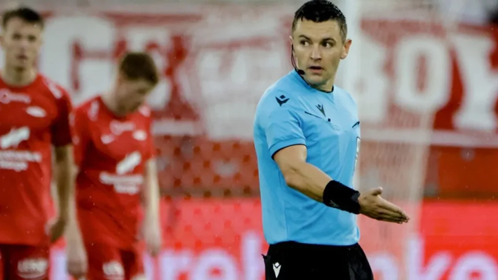 L&#039;arbitro scozzese Nicolas Walsh designato per la partita Turchia-Bulgaria nelle qualificazioni al Mondiale 2026