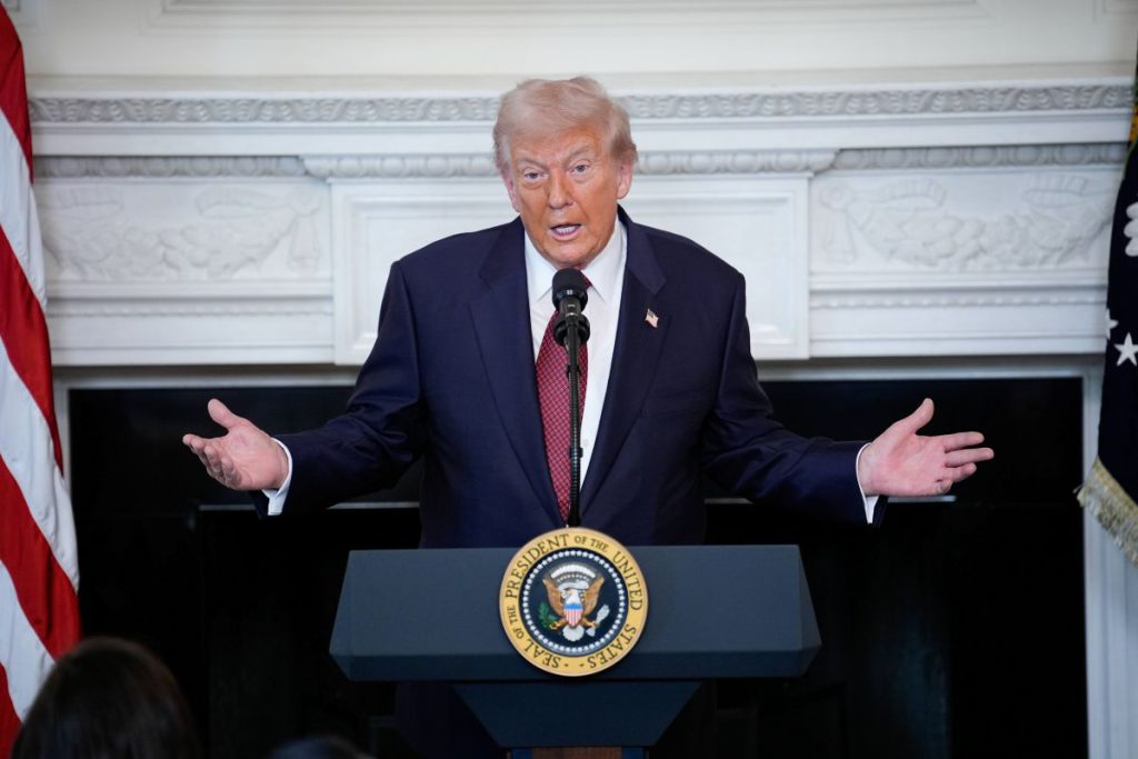 Accusa di manipolazione: Trump contro la BBC per una dichiarazione alterata