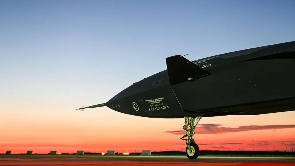 Bayraktar KIZILELMA svolge prova di corpo con carichi e munizioni sviluppati in Turchia