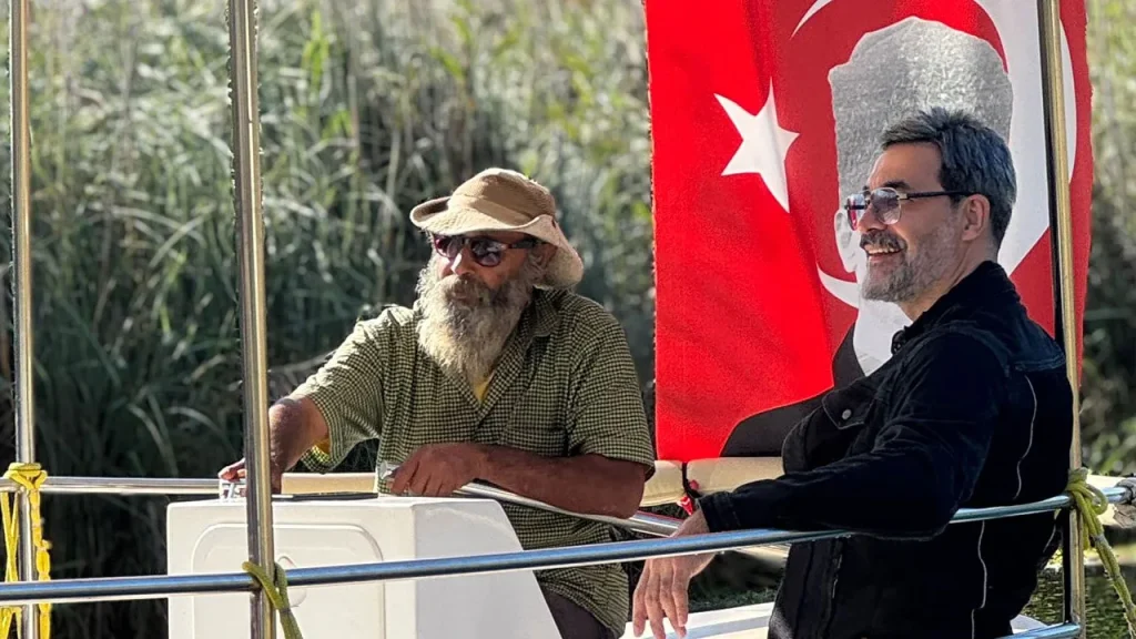 Uğur Işılak viaggia in Turchia in moto: il documentario “Rüzgârın Hikâyesi” su GAİN