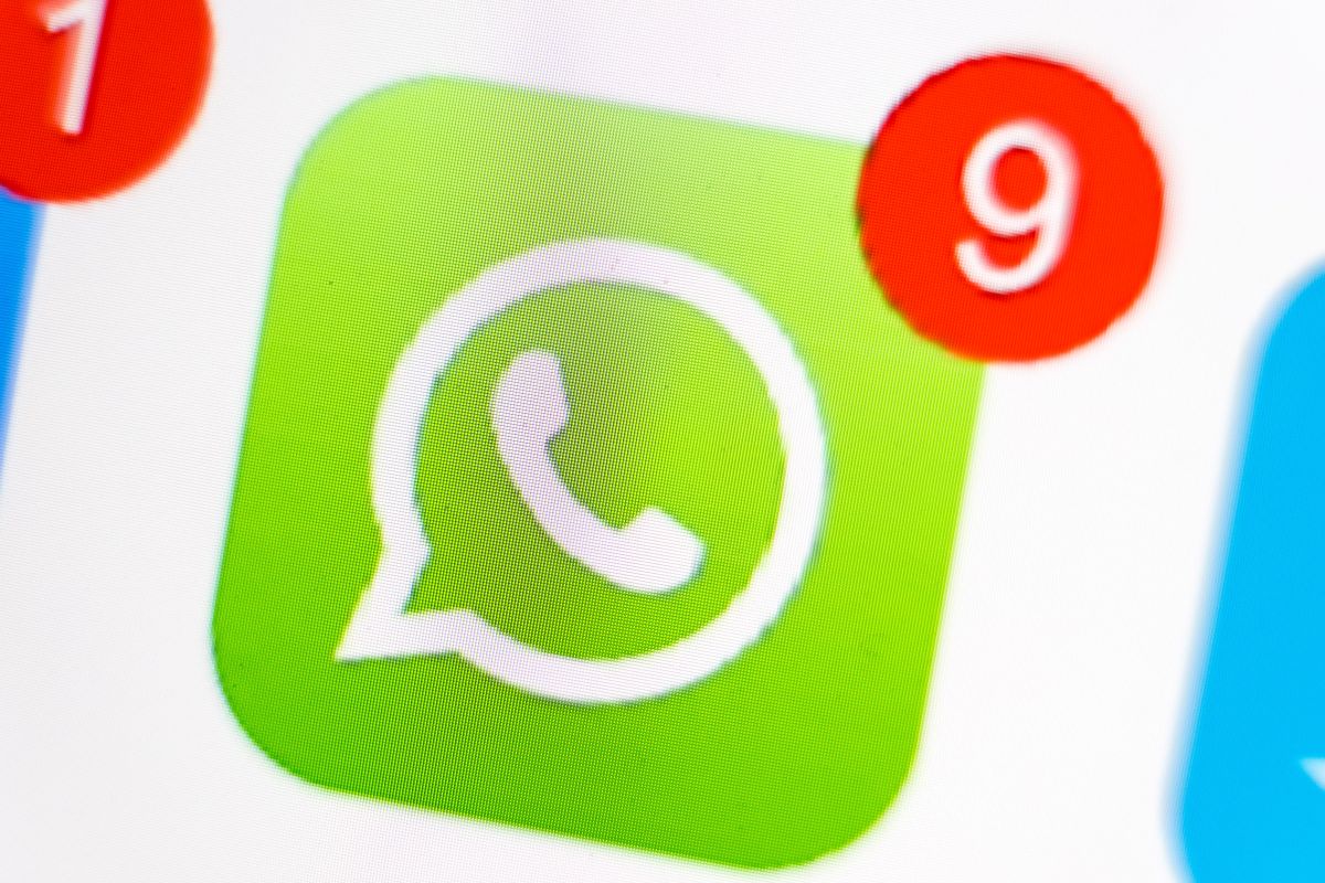 Verbraucherzentrale avverte: non inviare foto di documenti d’identità su WhatsApp per proteggere la tua identità