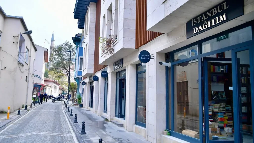 Cağaloğlu: il vicolo delle librerie riapre le sue porte
