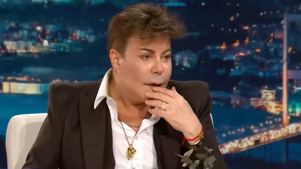 Cantante Fatih Ürek in terapia intensiva da più di un mese