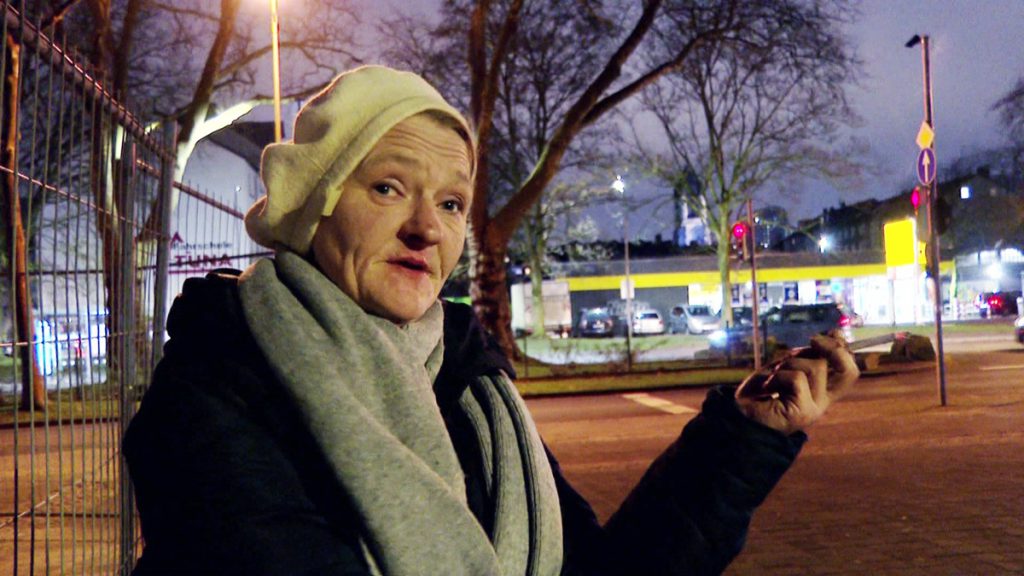 Madre denuncia impatto emotivo di misura del servizio per i giovani su RTL2